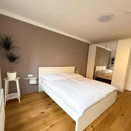 Modernes In * Schwechat