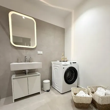 Modernes In Schwechat