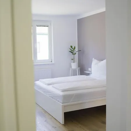 Modernes In *