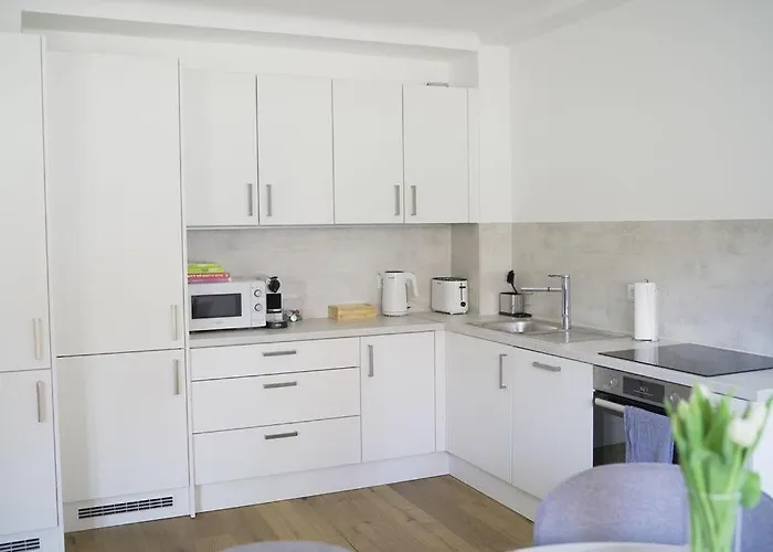 Modernes In Schwechat